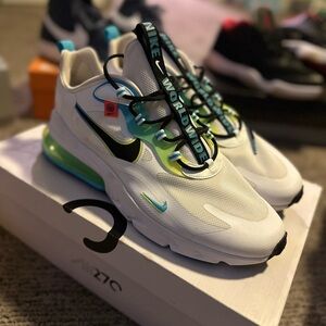 Air max 270 react. Clean, never worn. Pictured as is.